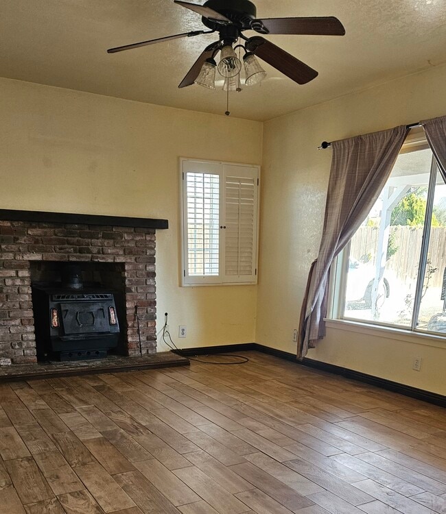 12509 E Ave V-10