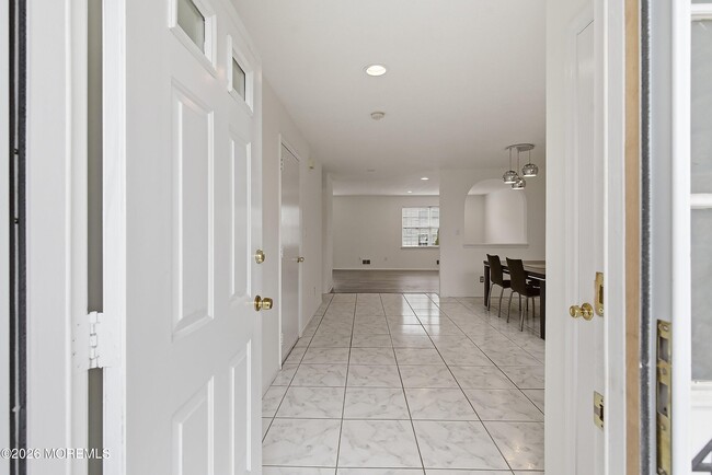 Photo - 44 Kingfisher Ct