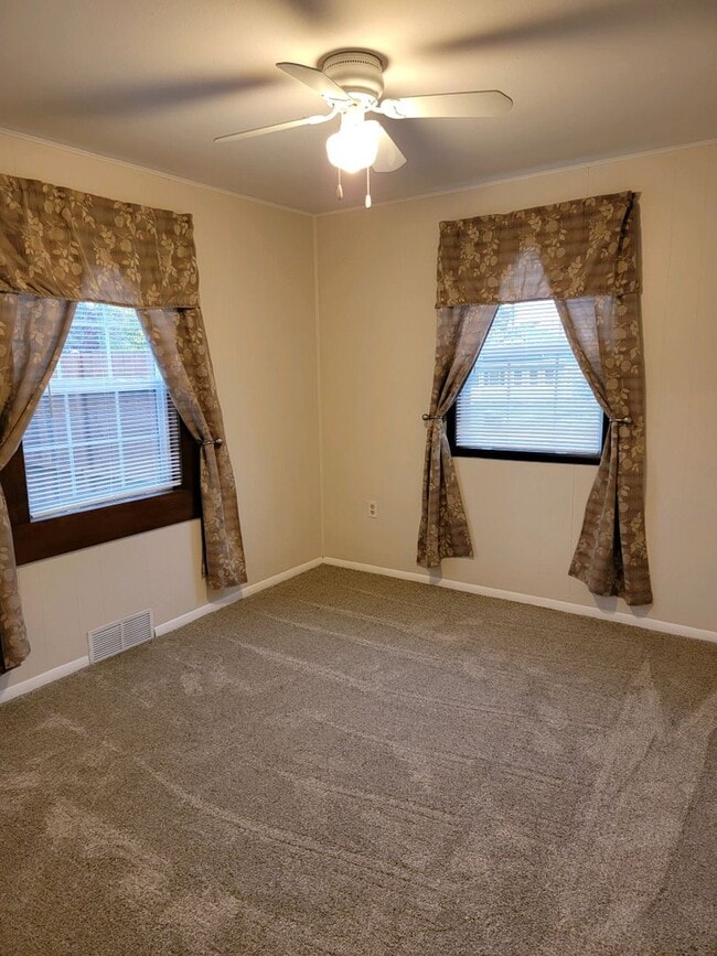 Photo - 3 Bedroom, 1 bath S Tacoma Home!