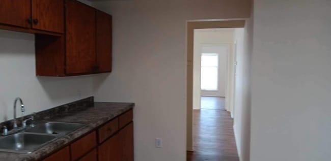 Photo - 558 E Merchant St Unit 2