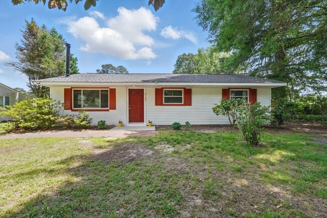 Photo - 3127 N Riverside Dr House