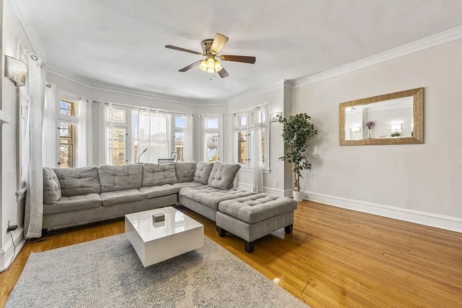 Photo - 6444 N Washtenaw Ave Unidad 2