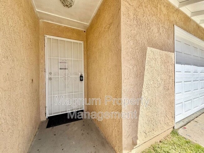 Photo - 132 E Bowen Rd