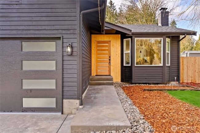 Photo - 15618 88th Ave E