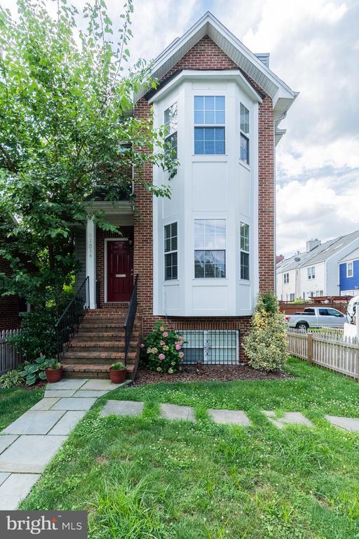 Building Photo - 1314 Wythe St Rental