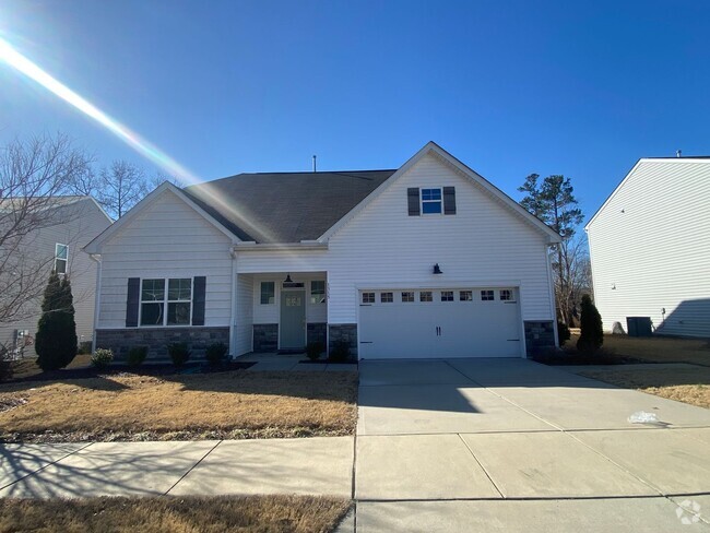 Building Photo - AVAILABLE NOW-BEAUTIFUL 4 BEDROOM 4 BATH H... Rental