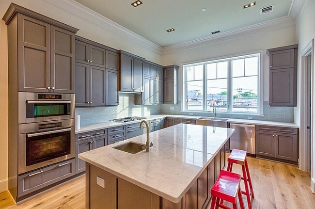Building Photo - 6820 Bellgreen Dr
