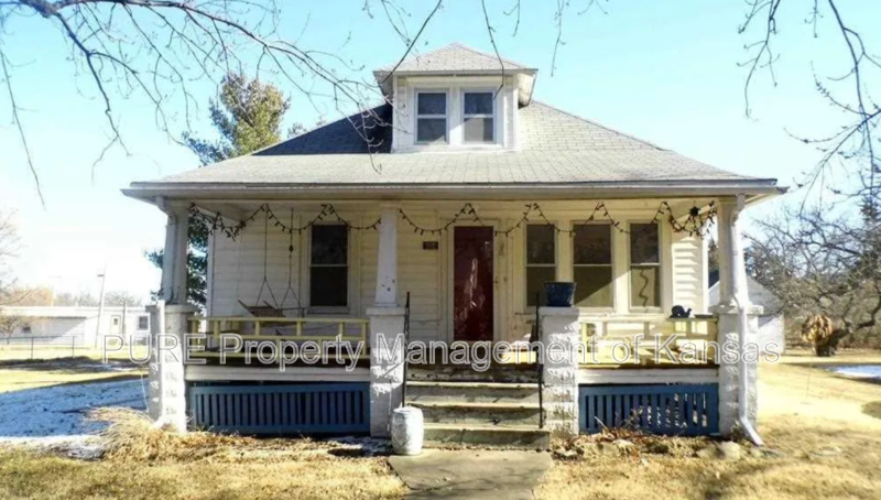 Photo - 404 N Cedar St House