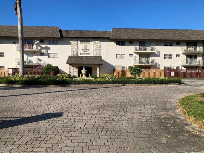 Building Photo - 8601 SW 94th St Unit 219-W