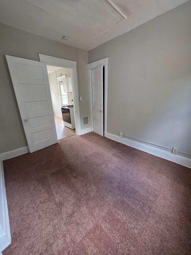 6321 Lansing Ave Unit 4