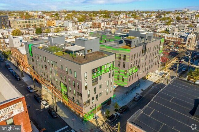 Building Photo - 1501 N 31st St Unit 305 Rental