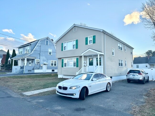 Building Photo - 317 Alexander Ave Unit 2