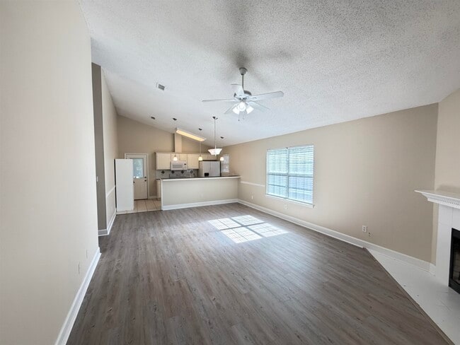Photo - 2116 Heathrow Dr