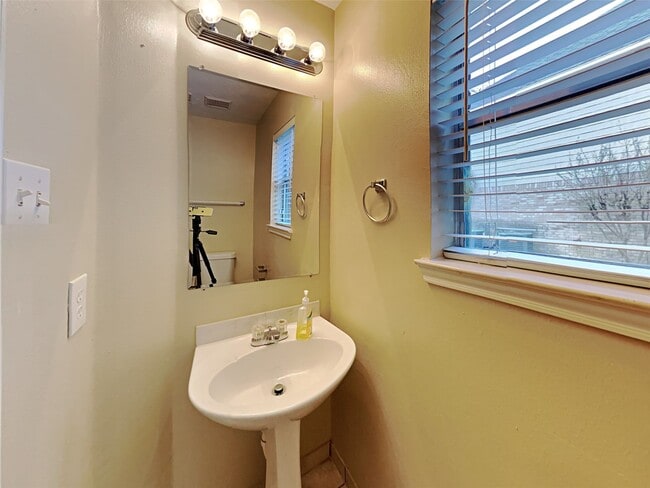 Photo - 2218 Laurel Oaks Dr