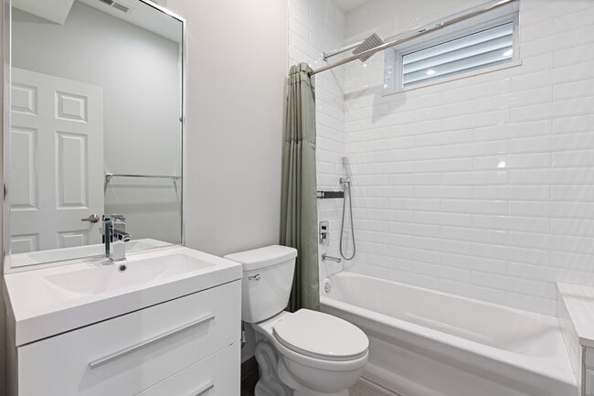 Photo - 3432 W Melrose St Unit #1