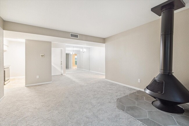 Photo - 3085 Walnut Bend Ln Unidad True