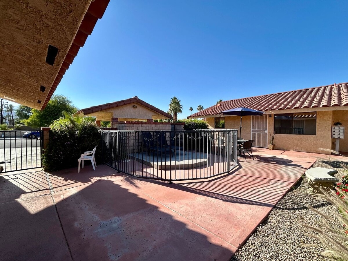 COMING SOON!! 1 Bedroom 1 Bathroom 55+ Apartment in Palm Desert! - COMING SOON!! 1 Bedroom 1 Bathroom 55+ Apartment in Palm Desert! Unidad 01