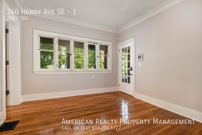 Photo - 240 Henry Ave SE Unit 1