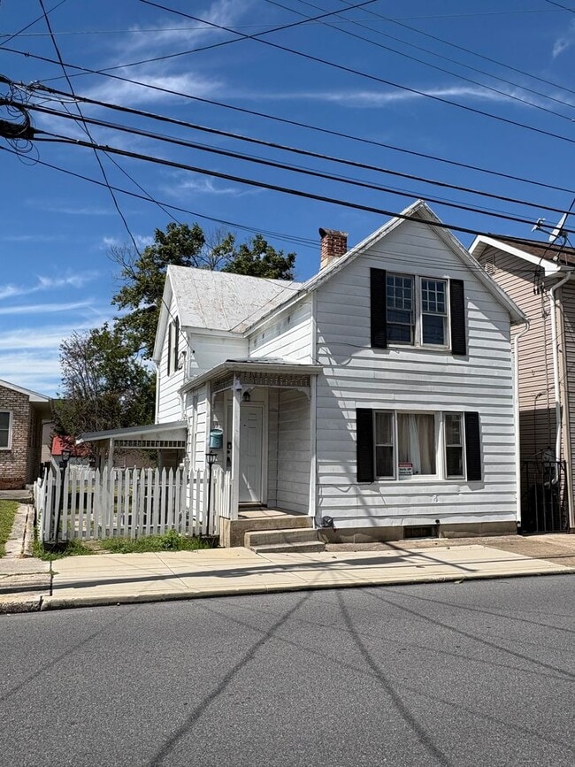 Photo - 131 West St House