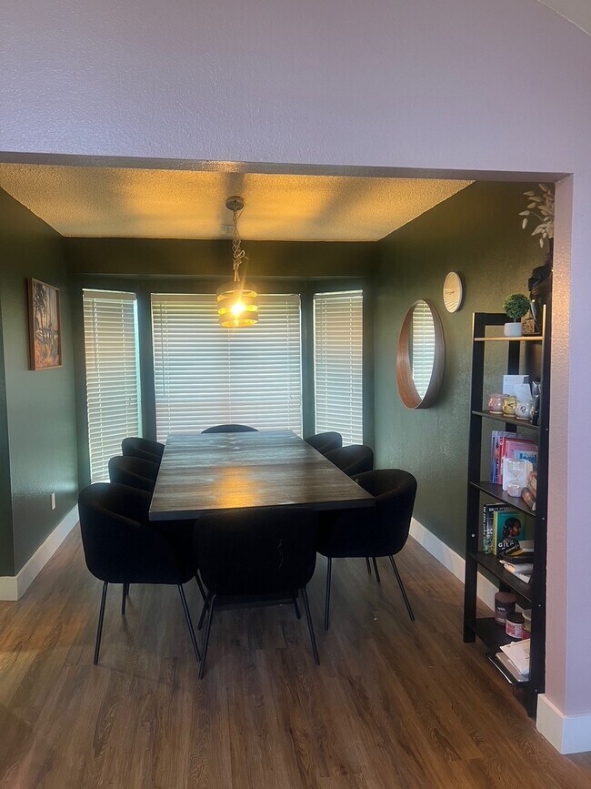 Photo - 16818 Rockbend