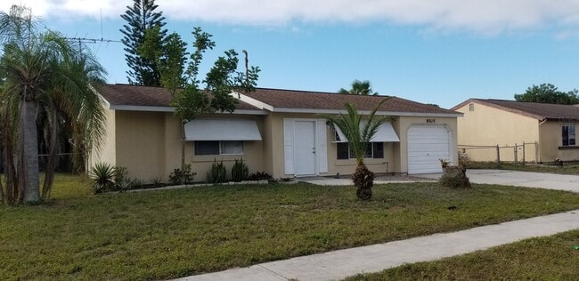 Building Photo - S. BISCAYNE & TAMIAMI TR -2 bedroom Rental