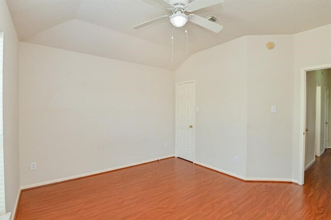 Building Photo - 1030 Riverwood Dr