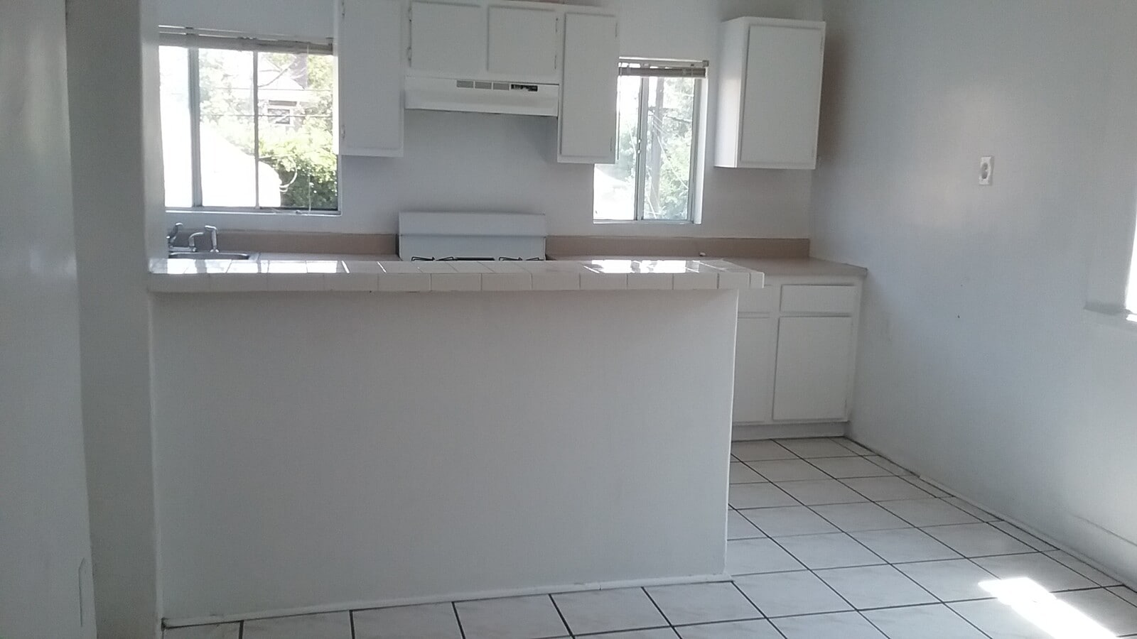 2648 Kitchen - 2648 Orchard Ave Unit 2648