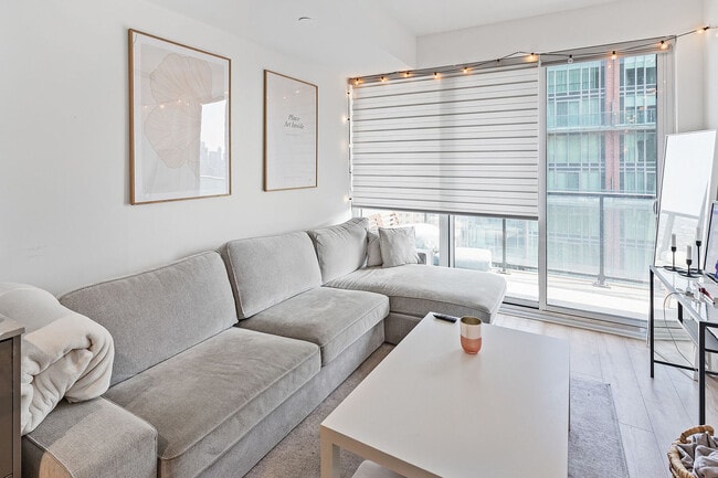 Photo - 135 E Liberty St