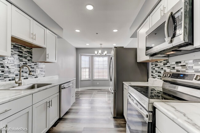 Photo - 43449 Arbor Way W Unit 200