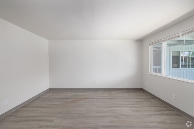 2BR, 1BA - 832SF - The Vicinity