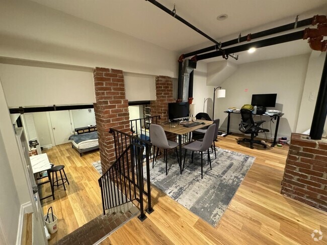 Building Photo - 1110 Massachusetts Ave Unit 1 Rental