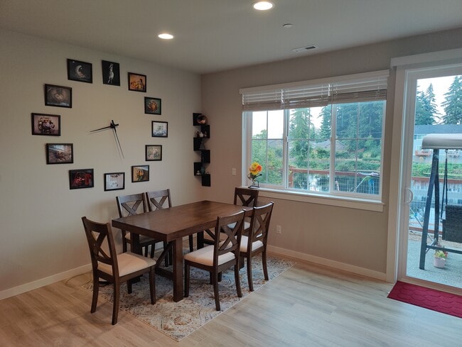 Nook - 1621 Seattle Hill Rd