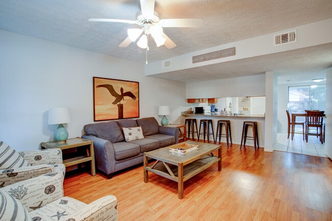 Photo - 2400 Suwanee Ln