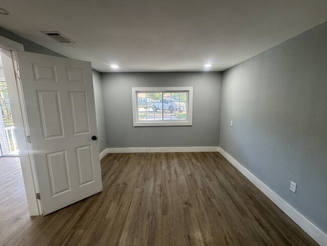 Photo - 207 Milton Rd