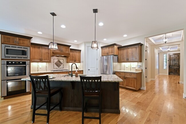 Photo - 296 E Grove Creek Ln