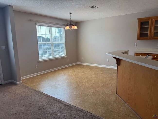 Photo - 105 Windmill Court