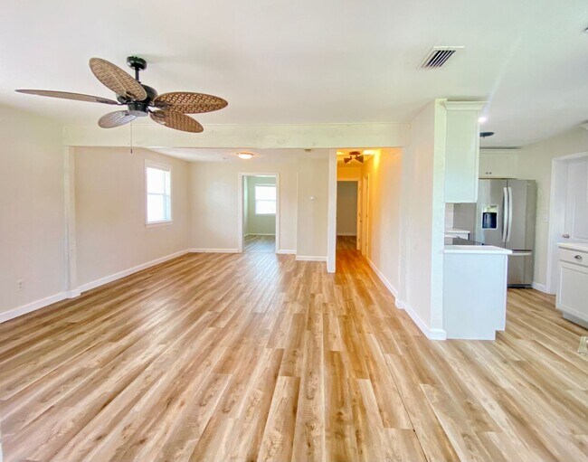 Photo - 3/2 Beachside Bungalow with Garage!