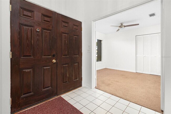 Photo - 712 E Flag Way