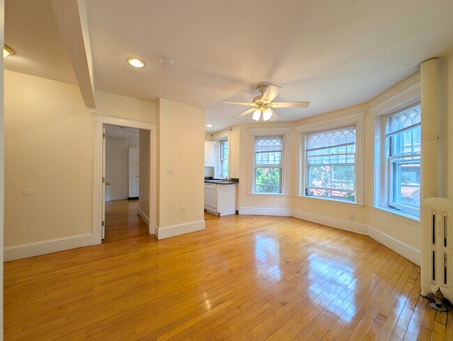 Photo - 331 Harvard St Unit 2