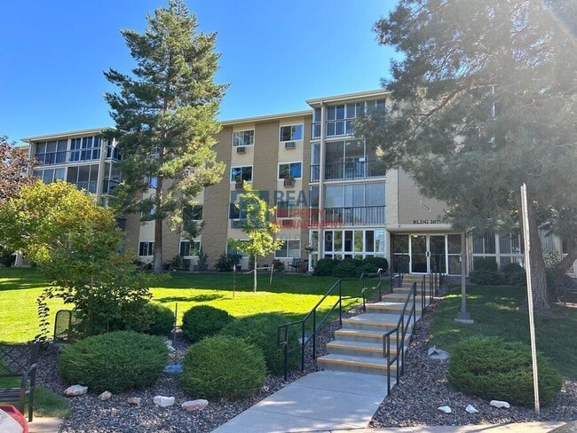 Building Photo - 3022 S Wheeling Way Unit 407