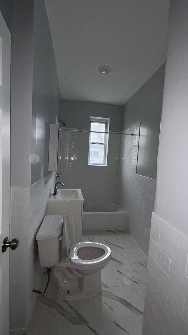 930-Berkeley Manor, LLC