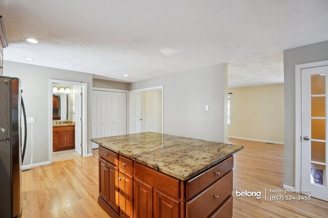 Photo - 127 Centre St