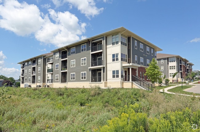 Primary Photo - Maple Grove Commons