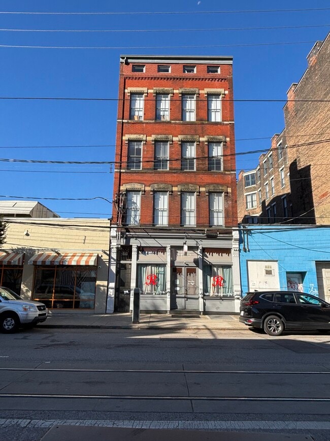 Photo - 1725 Elm St