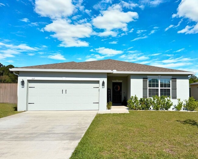 Building Photo - 4/2 open floor plan!