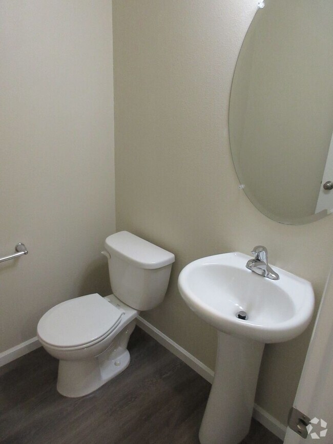 Building Photo - Newer 3 bedroom in South Salem Rental