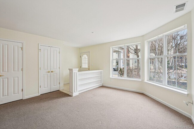 Photo - 2 Leeward Dr