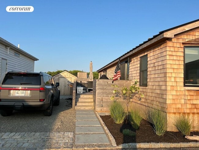 Photo - 100 Deforest Rd