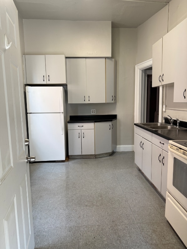 Building Photo - 2833 N Downer Ave Rental
