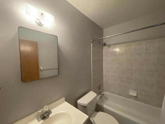 Photo - 7 Vimy Crescent Unit 9